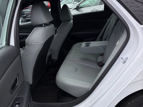 Used 2025 Hyundai Elantra Limited FWD image 22