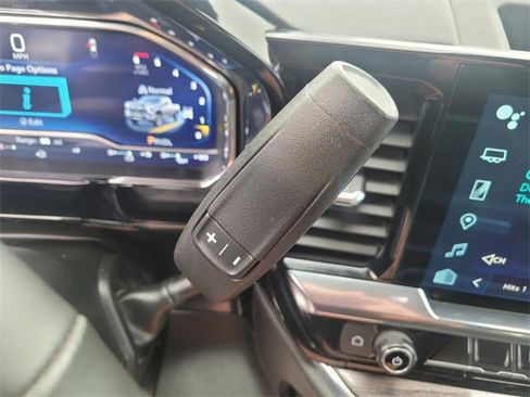 Certified 2025 Chevrolet Silverado 2500 LTZ w/ LTZ Premium Package image 33