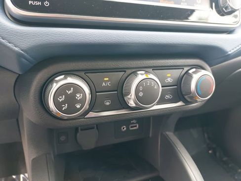 New 2025 Nissan Versa SV w/ Trunk Package image 25