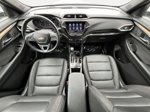 Used 2022 Chevrolet TrailBlazer ACTIV w/ Convenience Package FWD image 3