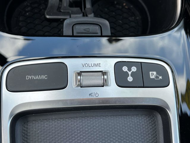 Used 2024 Mercedes-Benz GLB 250 4MATIC image 35