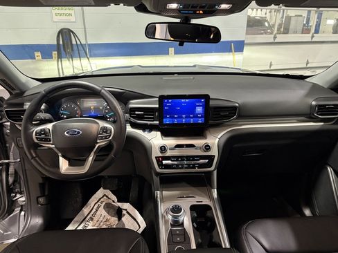 Used 2023 Ford Explorer XLT w/ Equipment Group 202A image 17