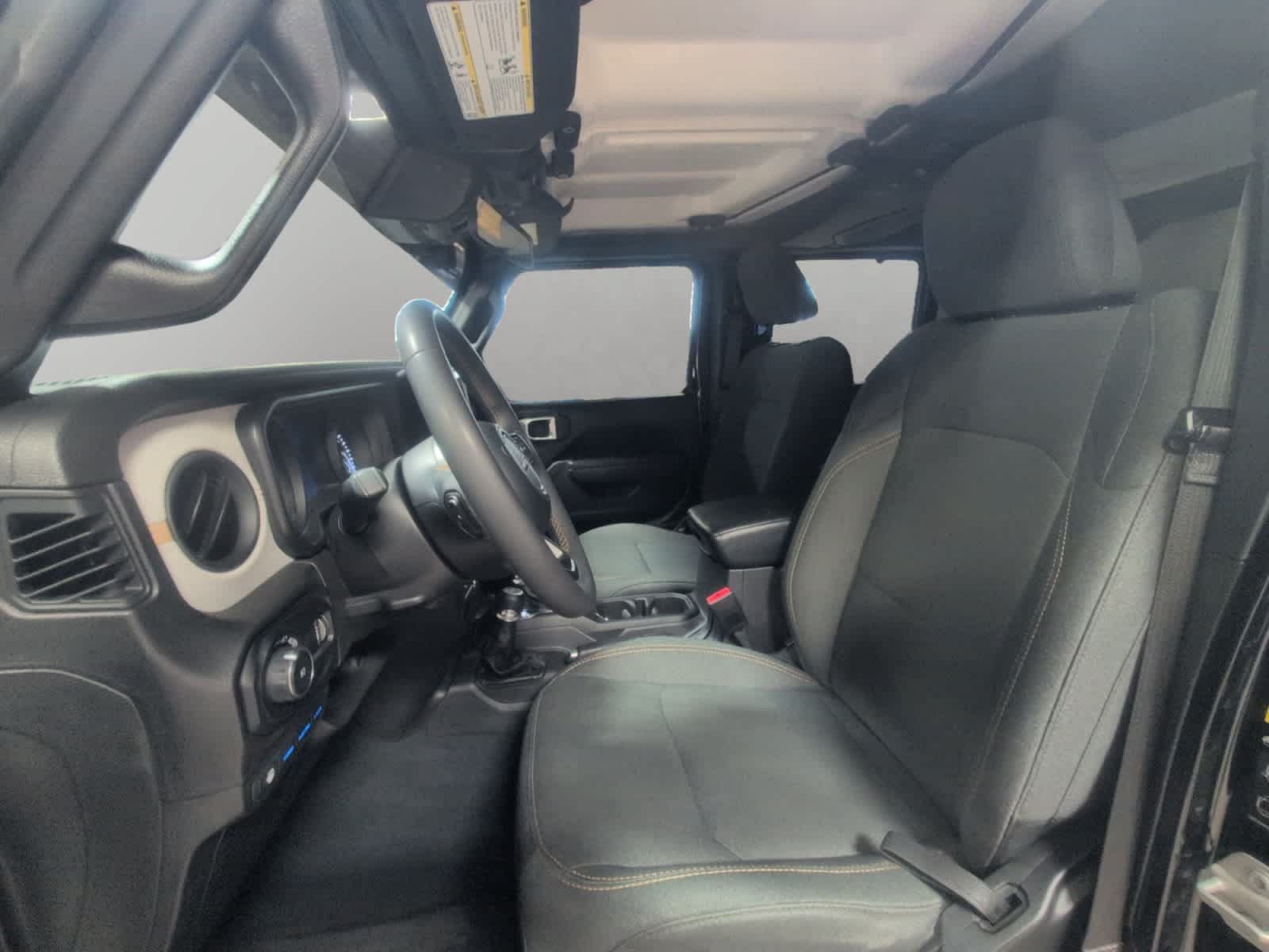 Used 2024 Jeep Wrangler Unlimited AWD/4WD image 9