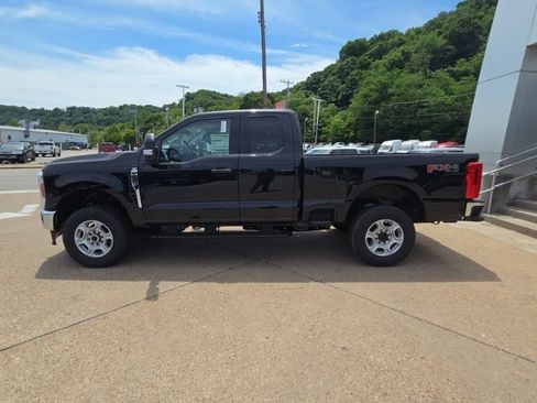 New 2026 Ford F350 XLT w/ FX4 Off-Road Package AWD/4WD image 4