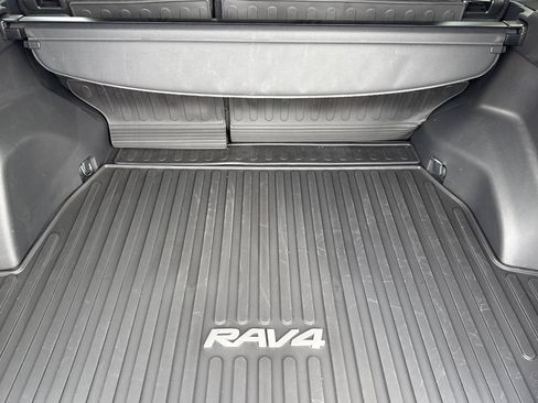 Certified 2025 Toyota RAV4 LE FWD image 18
