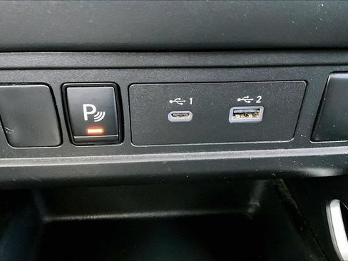 Used 2024 Nissan Frontier SV w/ Technology Package AWD/4WD image 17