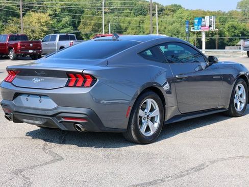 Used 2024 Ford Mustang Coupe image 3