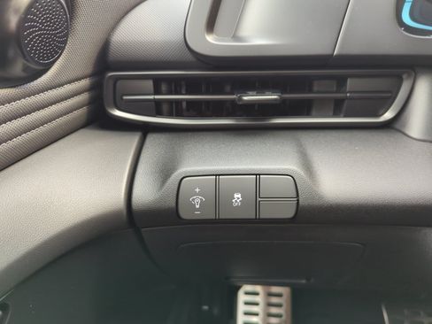 Certified 2025 Hyundai Elantra Sport FWD image 35
