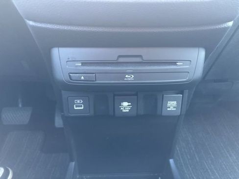 Used 2024 Honda Odyssey Touring image 34