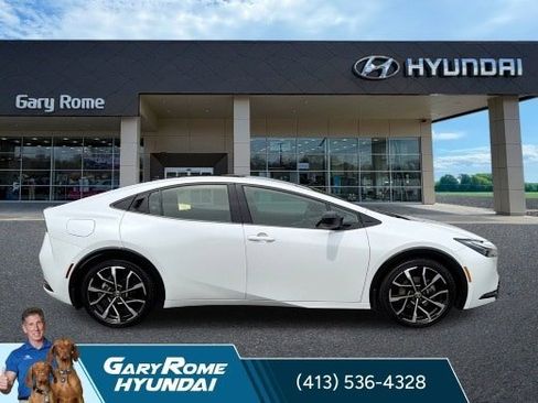 Used 2024 Toyota Prius Prime FWD image 11
