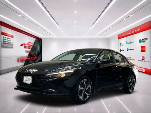 Used 2023 Hyundai Elantra SEL w/ Convenience Package FWD image 3