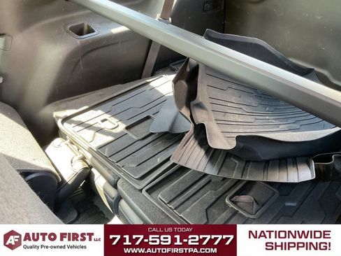 Used 2020 GMC Acadia SLT w/ LPO, Floor Liner Package AWD/4WD image 8