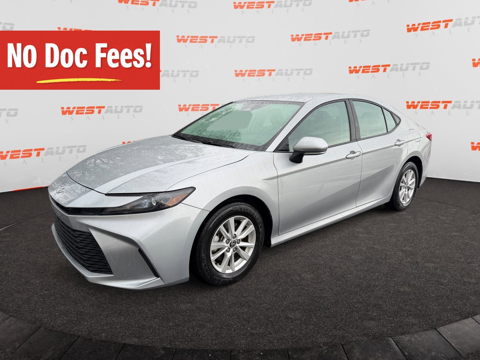 Used 2025 Toyota Camry LE FWD image 1