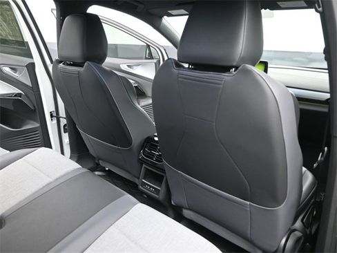 Used 2024 Volkswagen ID.4 2WD image 14