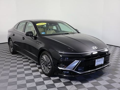 Certified 2025 Hyundai Sonata Limited image 1