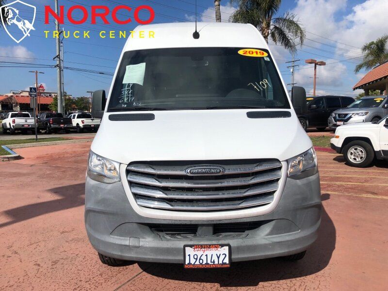 Used 2019 Freightliner Sprinter 3500 RWD image 4