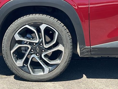 Used 2025 Chevrolet Trax RS w/ Driver Confidence Package FWD image 9