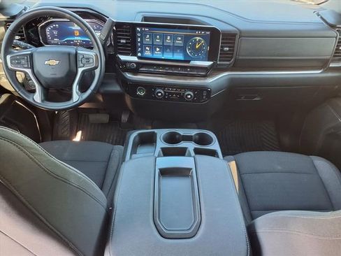 Used 2024 Chevrolet Silverado 1500 LT image 9