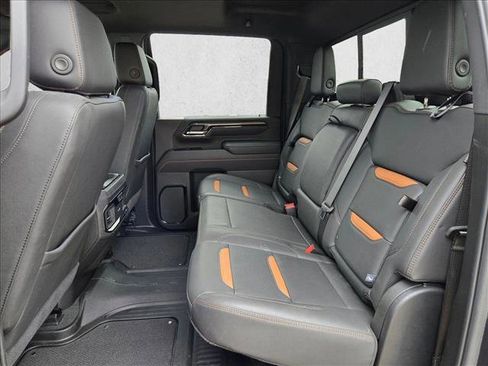 Used 2025 GMC Sierra 2500 AT4 w/ AT4 Premium Plus Package AWD/4WD image 18