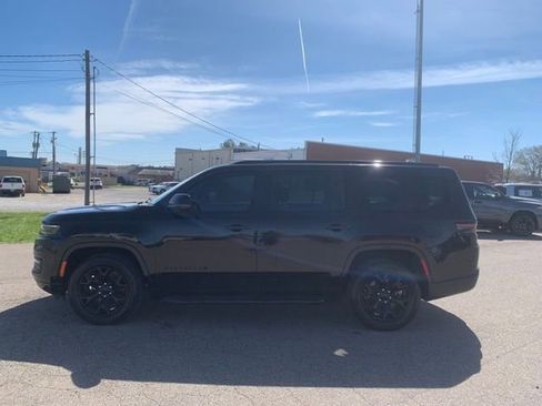 Used 2024 Jeep Wagoneer Series II image 4