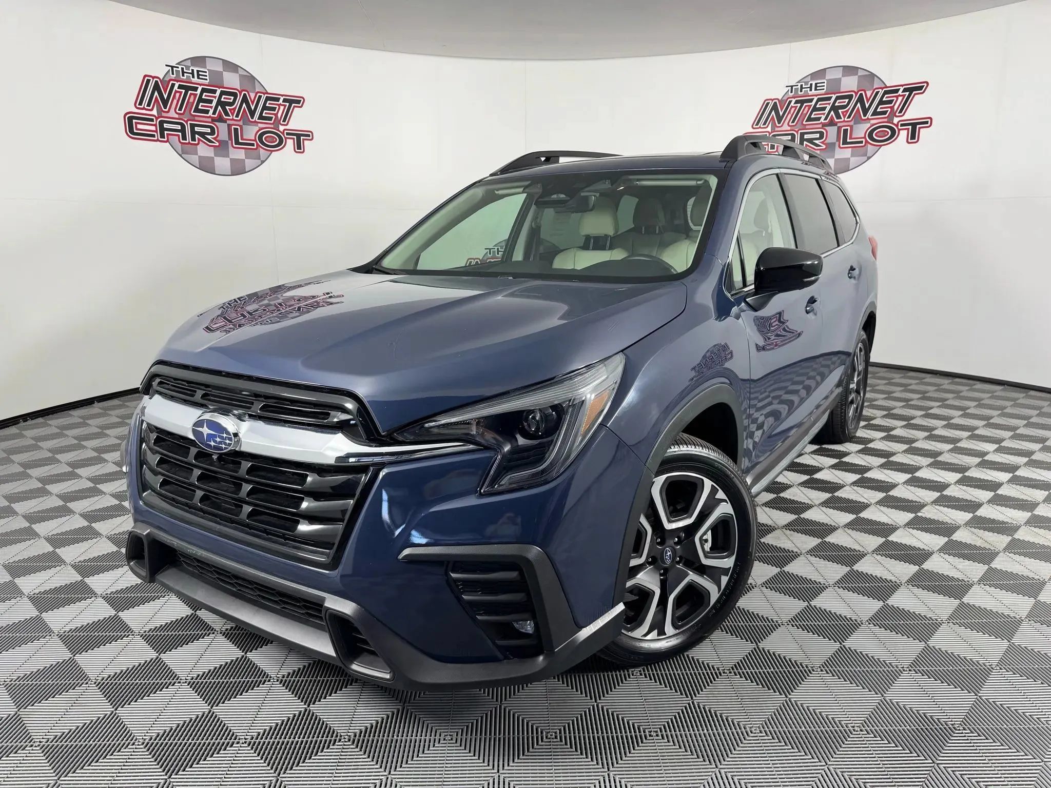 Used 2024 Subaru Ascent Limited w/ Technology Package AWD/4WD image 1