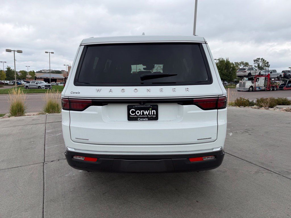 Used 2022 Jeep Wagoneer Series III w/ Premium Group I AWD/4WD image 8