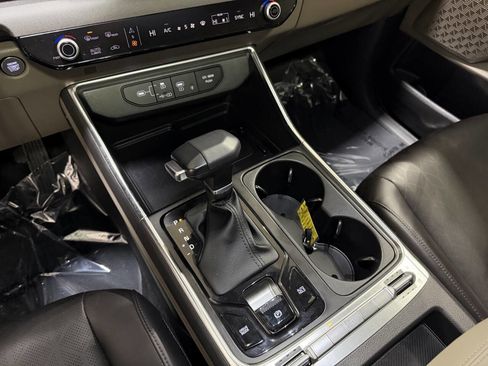 Used 2025 Kia Carnival SX image 24