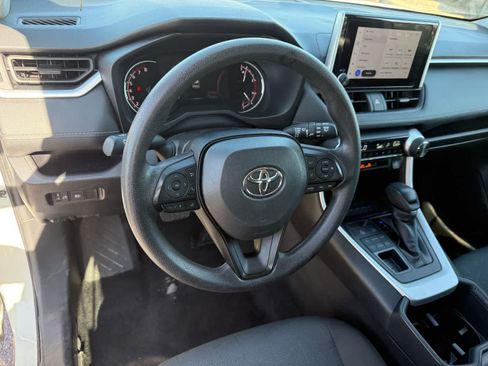 Used 2025 Toyota RAV4 XLE AWD/4WD image 16