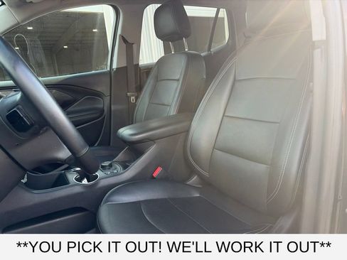 Used 2024 GMC Terrain SLT AWD/4WD image 10
