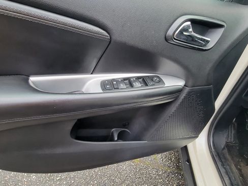 Used 2012 Dodge Journey SXT image 11