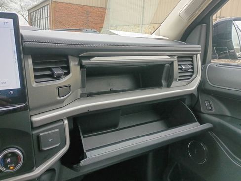 Used 2023 Ford Expedition XLT image 63