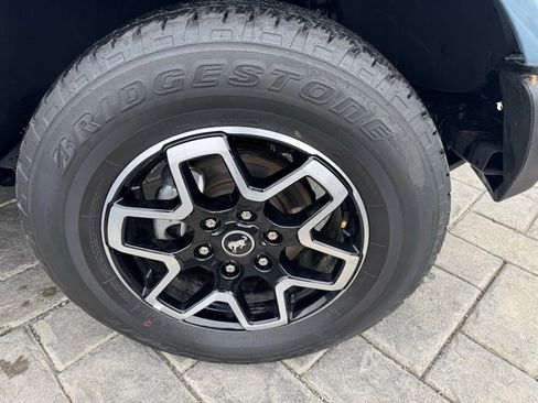 Used 2025 Ford Bronco Outer Banks image 4