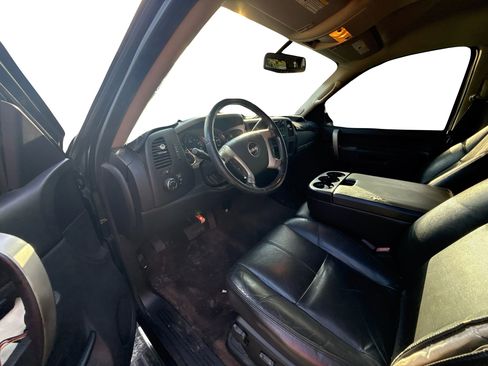 Used 2010 GMC Sierra 1500 SLE w/ Regional Value Package image 15