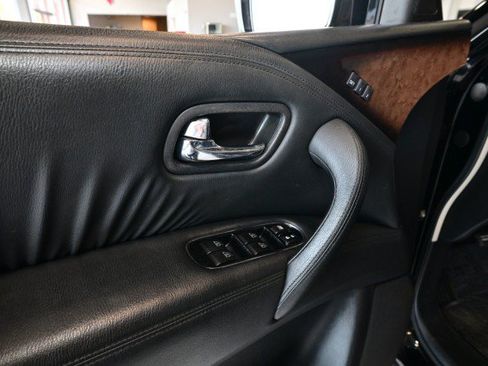 Used 2012 INFINITI QX56 4WD w/ Deluxe Touring Pkg image 17