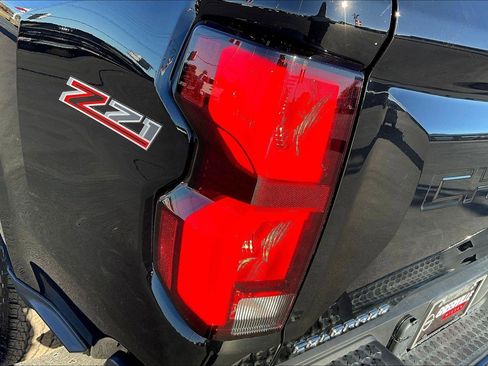 Used 2024 Chevrolet Colorado Z71 w/ Z71 Convenience Package 2 image 30
