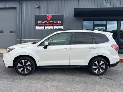 Used 2018 Subaru Forester 2.5i Limited AWD/4WD image 2