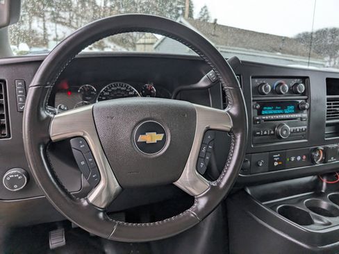 Used 2019 Chevrolet Express 3500 w/ Power Convenience Package image 10