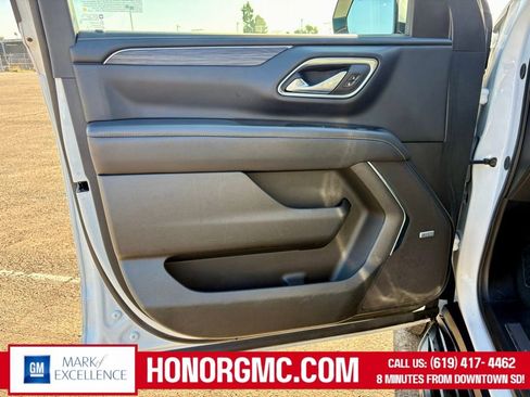 Used 2024 GMC Yukon XL SLT image 14