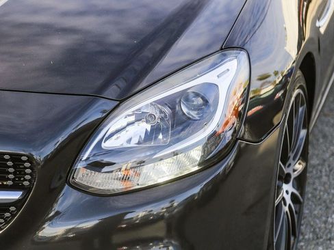 Used 2019 Mercedes-Benz SLC 300 image 4