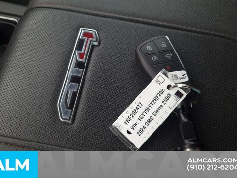 Used 2024 GMC Sierra 2500 AT4 AWD/4WD image 33