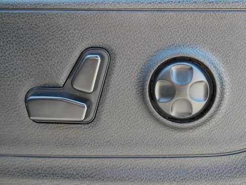 Used 2020 RAM 1500 Big Horn AWD/4WD image 13