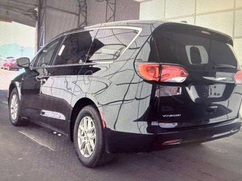 Used 2024 Chrysler Voyager LX FWD image 8