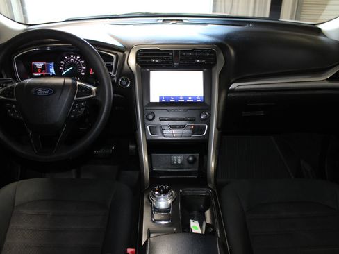 Used 2020 Ford Fusion SE FWD image 13