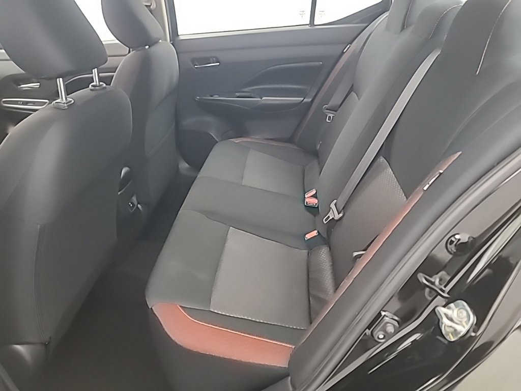 Used 2024 Nissan Versa SR FWD image 20