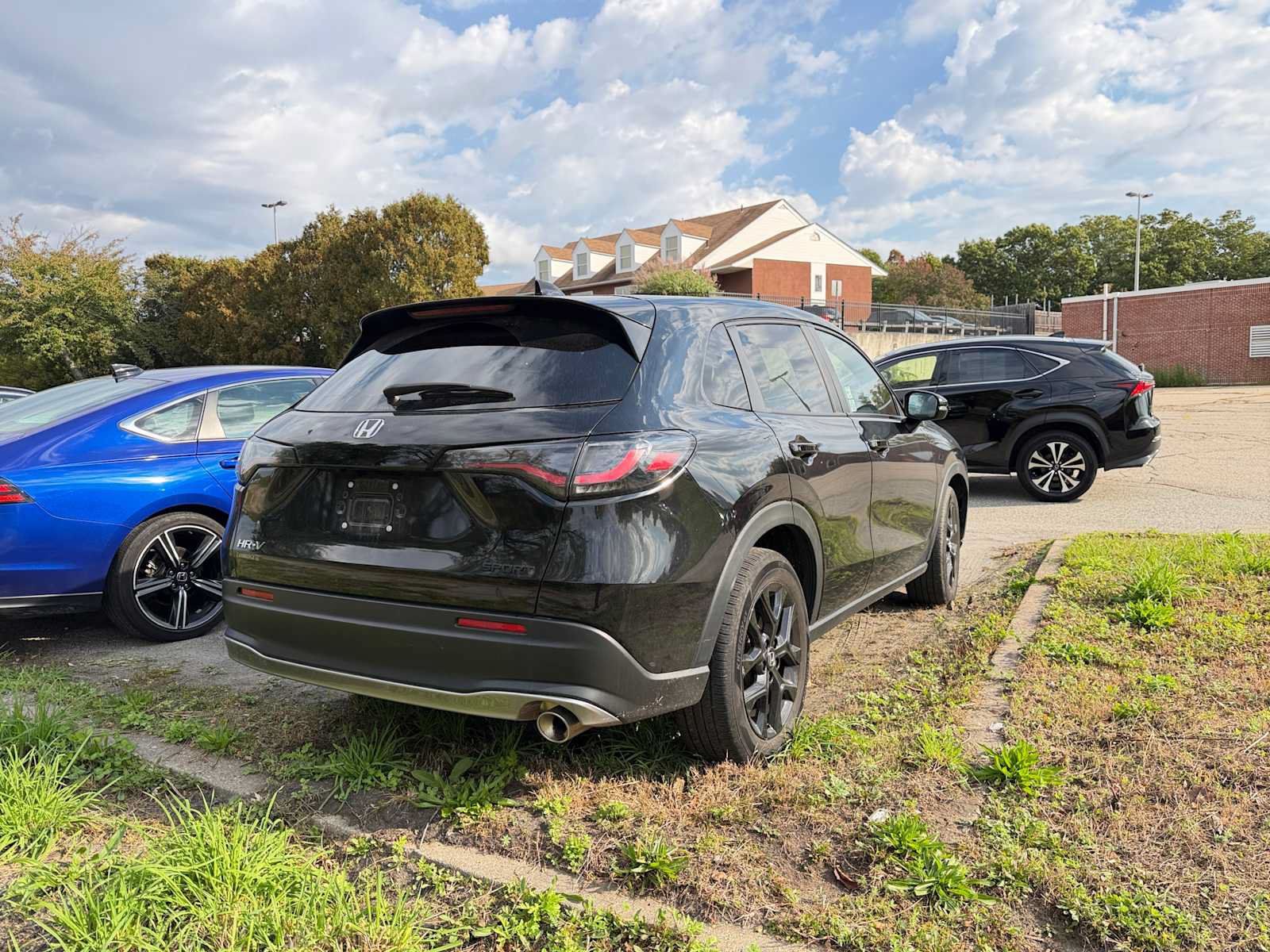 Used 2023 Honda HR-V Sport image 3