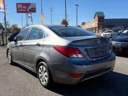 Used 2016 Hyundai Accent SE image 2