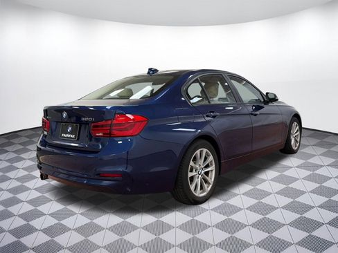 Used 2018 BMW 320i xDrive Sedan w/ Convenience Package AWD/4WD image 9