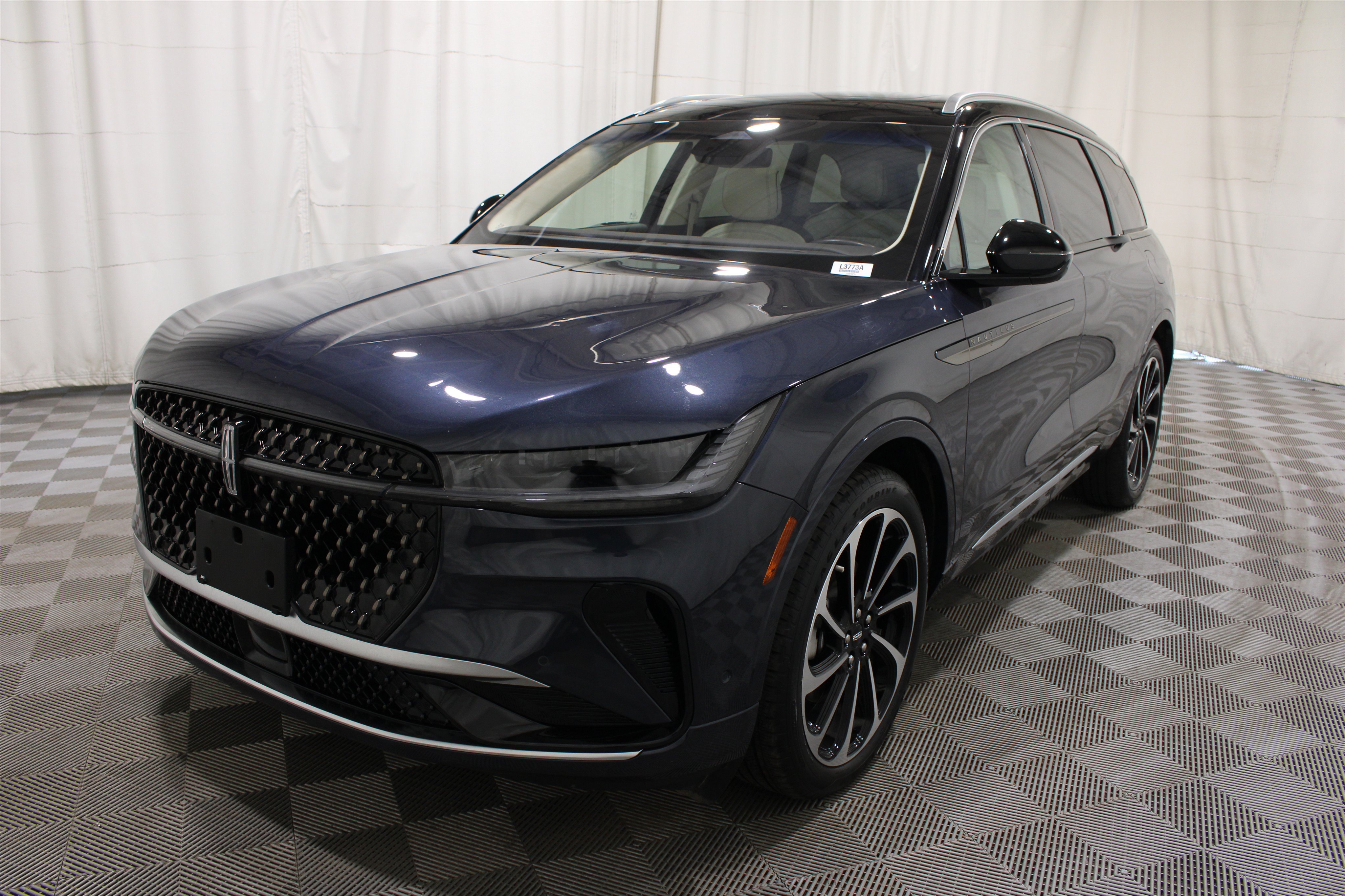 Used 2024 Lincoln Nautilus Black Label AWD/4WD image 39