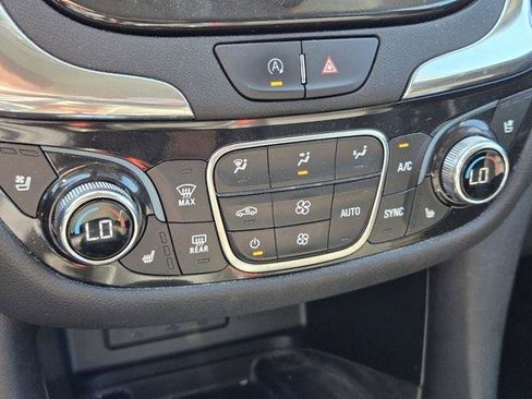 Used 2023 Chevrolet Equinox Premier image 18