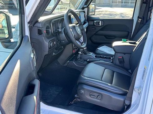 New 2026 Jeep Wrangler Unlimited Rubicon image 10